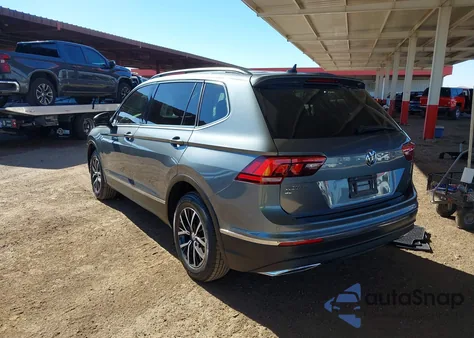 2021 Volkswagen Tiguan 2.0T Se/2.0T Se R-Line Black/2.0T Sel z USA, uszkodzony, nr VIN 3VV3B7AX6MM131840